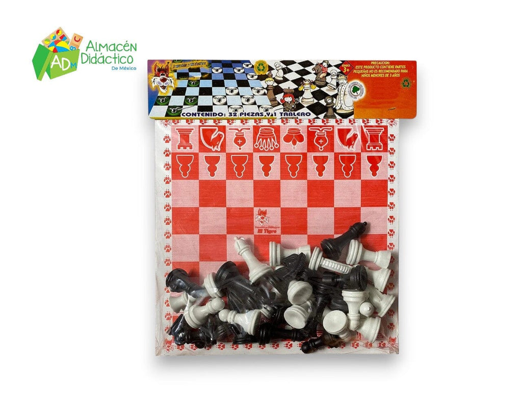 AJEDREZ DE PLASTICO CHICO CON TABLERO